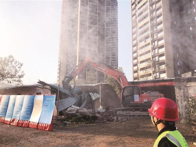 平湖街道雁田水庫水質保障工程鵝公嶺段簽約完工 全面展開建筑物拆除作業